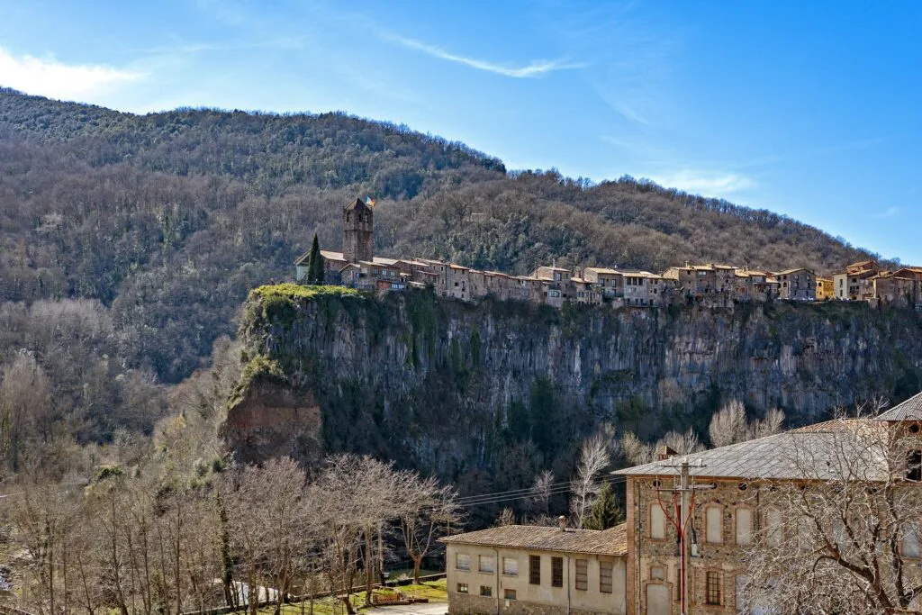 Кастельфольит де ла Рока Castellfollit de la Roca