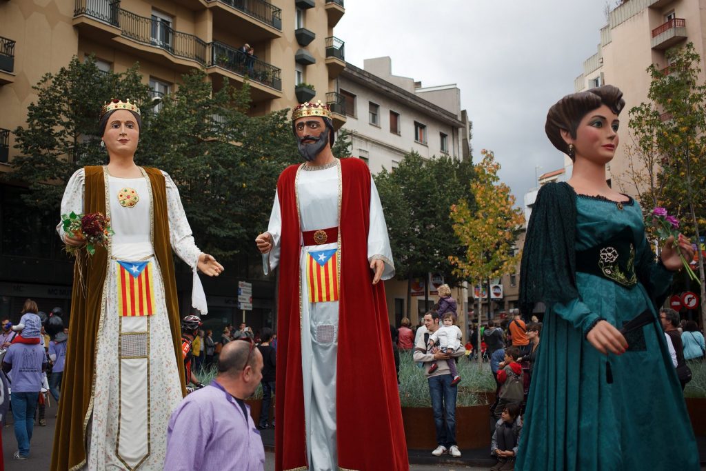 Procession of giant dolls in Girona 2013