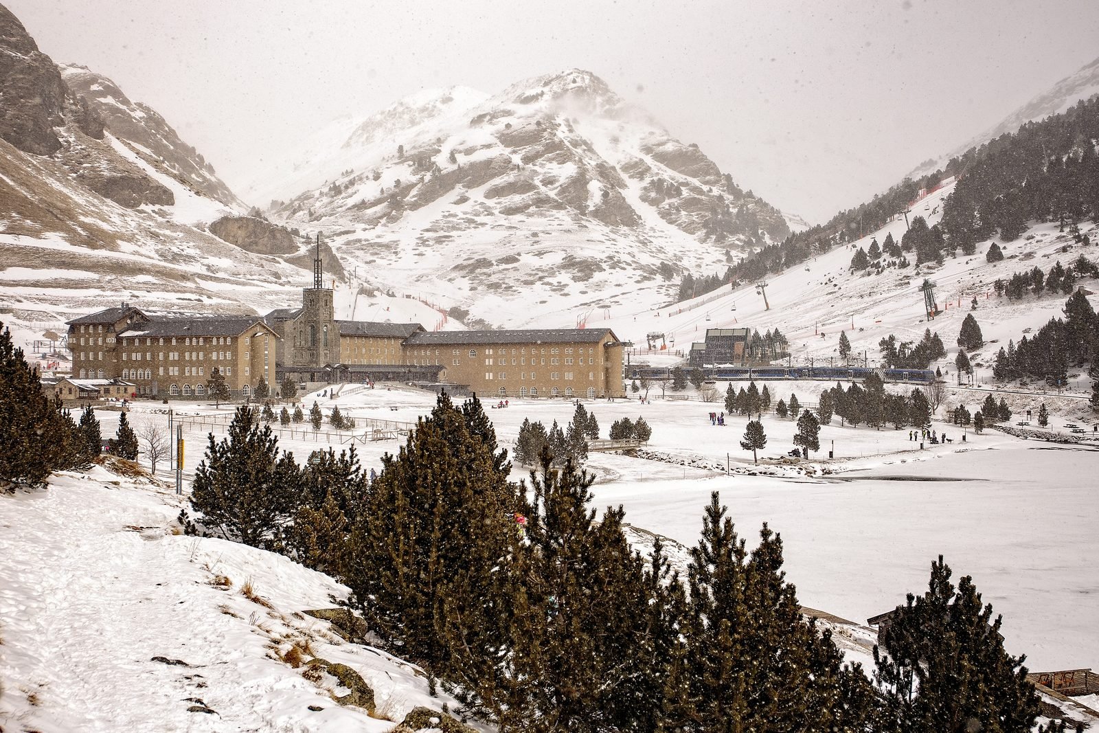 Валь де Нурия зимой