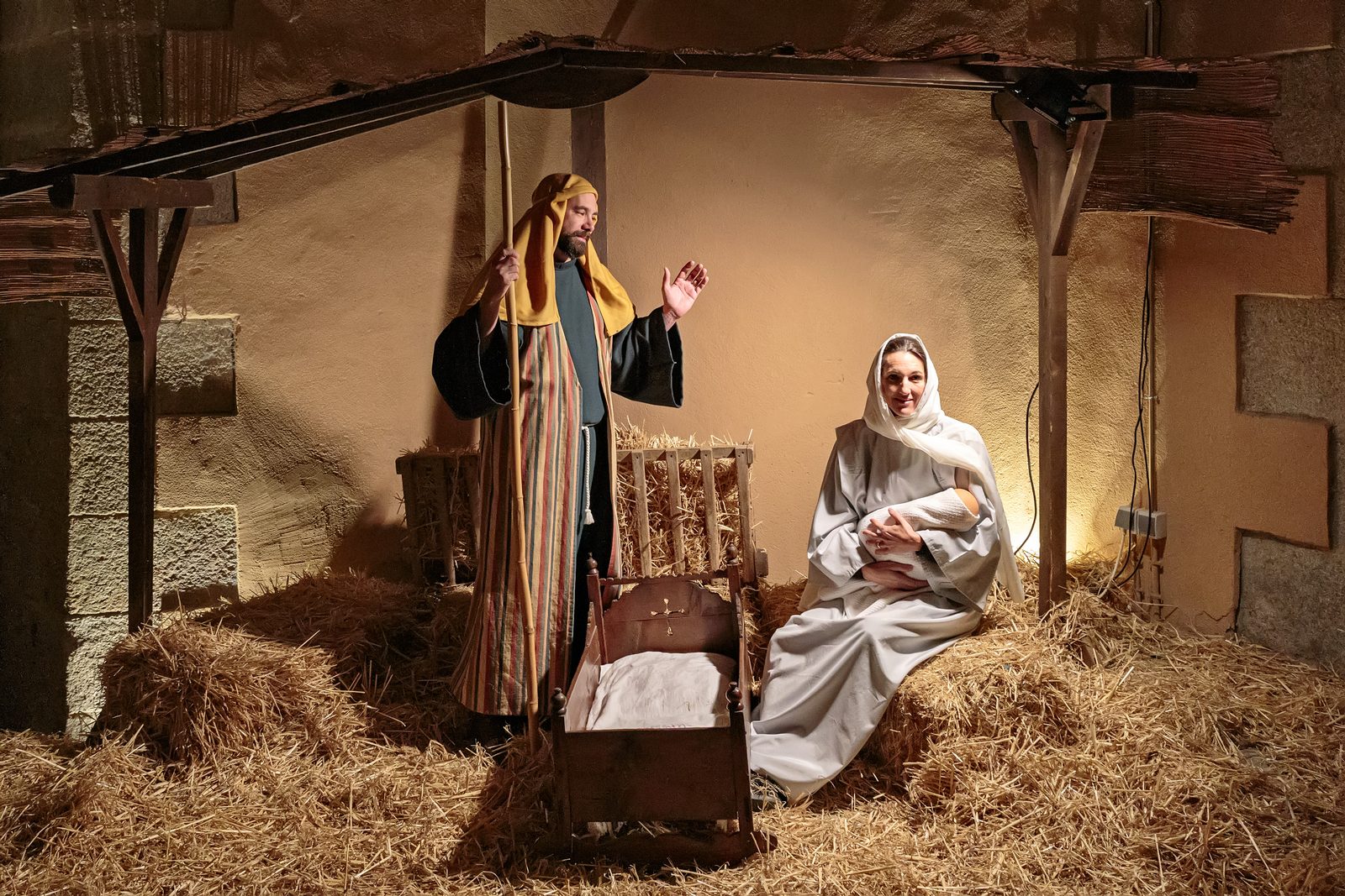 M2 Lux - Traditional catalan live nativity scenes in Calonge, Costa Brava.