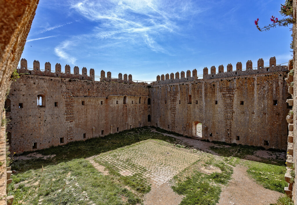 Крепость Castell de Montgrí Fortress Forteresse fortaleza fortalesa 