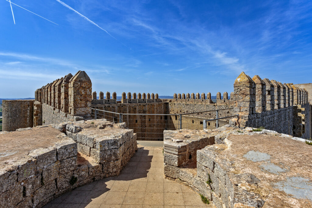 Крепость Castell de Montgrí Fortress Forteresse fortaleza fortalesa 