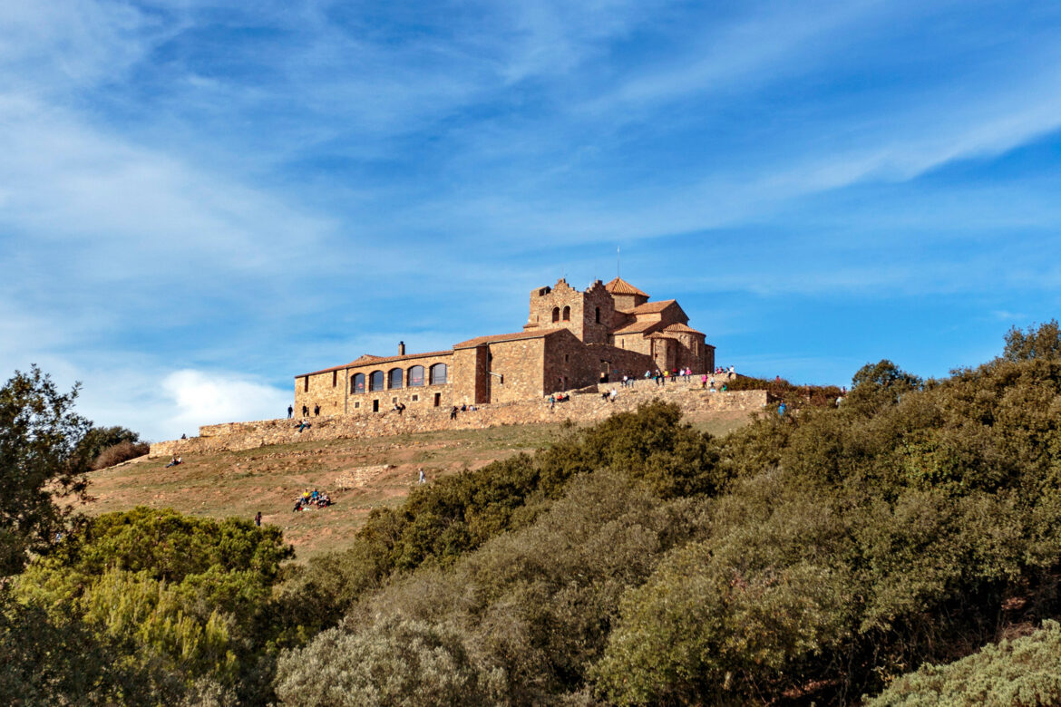 Монастырь Sant Llorenç del Munt