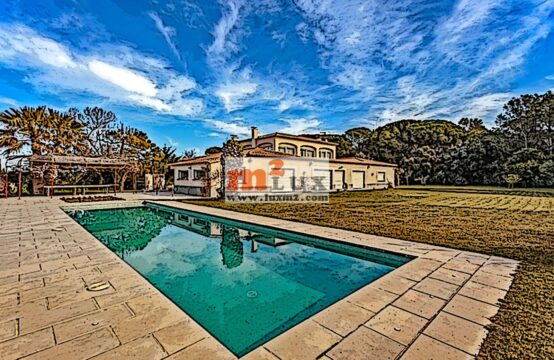 Luxurious estate with a large plot, Pals, Costa Brava, Spain.