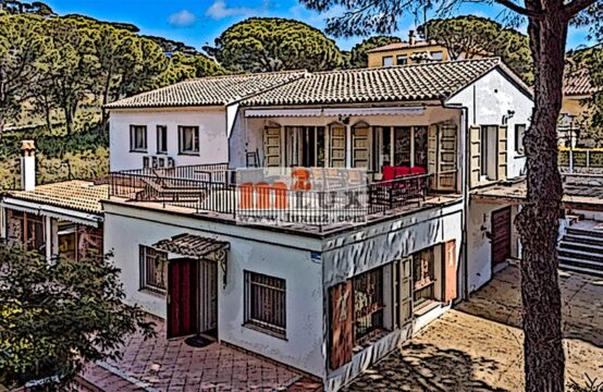 Villa with 8 bedrooms in Playa de Aro, Costa Brava, Spain.