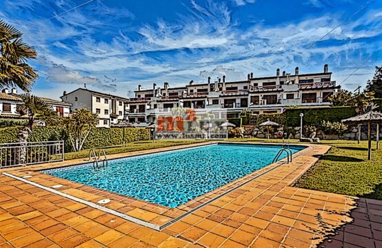 Краткосрочная аренда – квартира с двумя спальнями в Сагаро, Коста Брава, Испания.