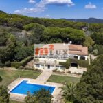 Estate with large plot with sea views in Sant Feliu de Guixols, Costa Brava, Spain.