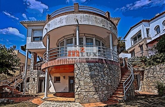Casa espaciosa con impresionantes vistas al mar en Playa de Aro, Costa Brava.